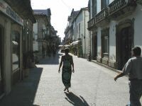 Gunilla promenerar i Viana do Castelo